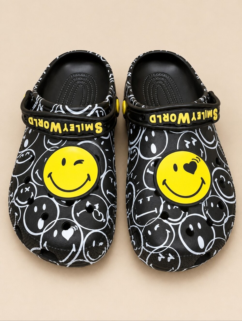 Crocs SmileyWorld Classic Charm Clogs Black Multi M8 W10 NWT -M
